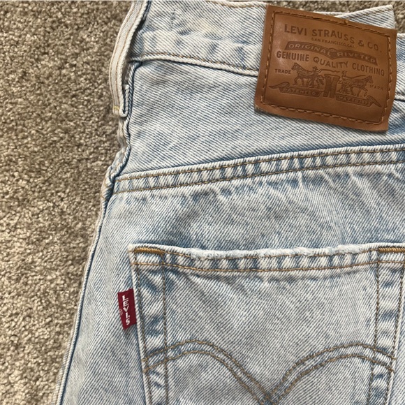 Levi’s Ribcage Straight Ankle Jeans - Picture 3 of 5